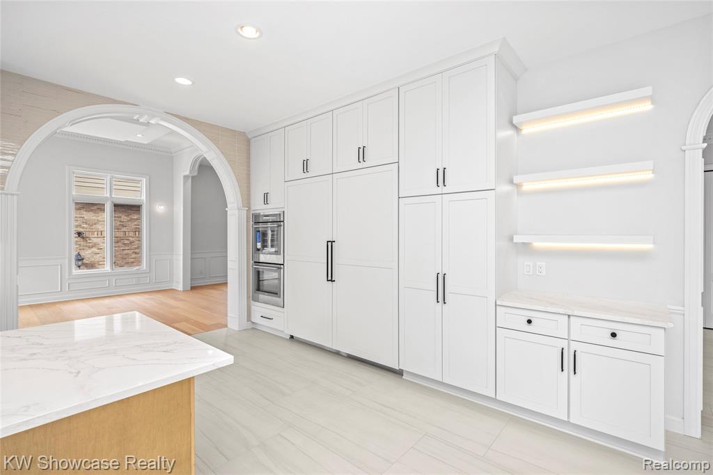 5512 Essex Court, West Bloomfield, MI — Photo 32