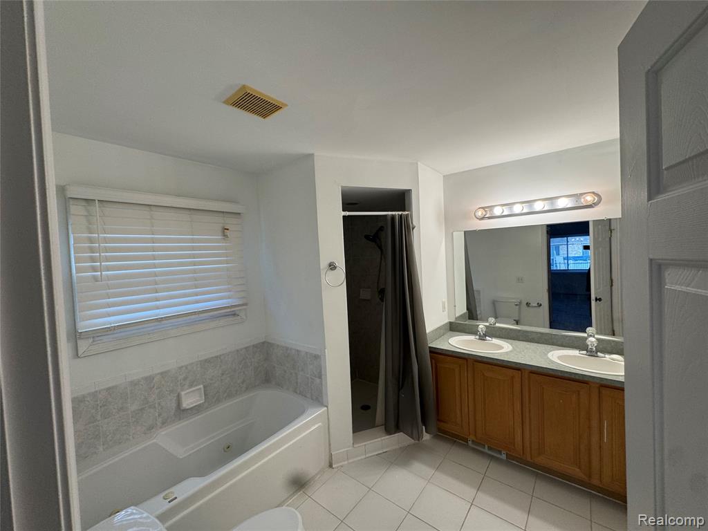 51336 Pinewood Drive, Macomb, MI 48042 — Photo 19