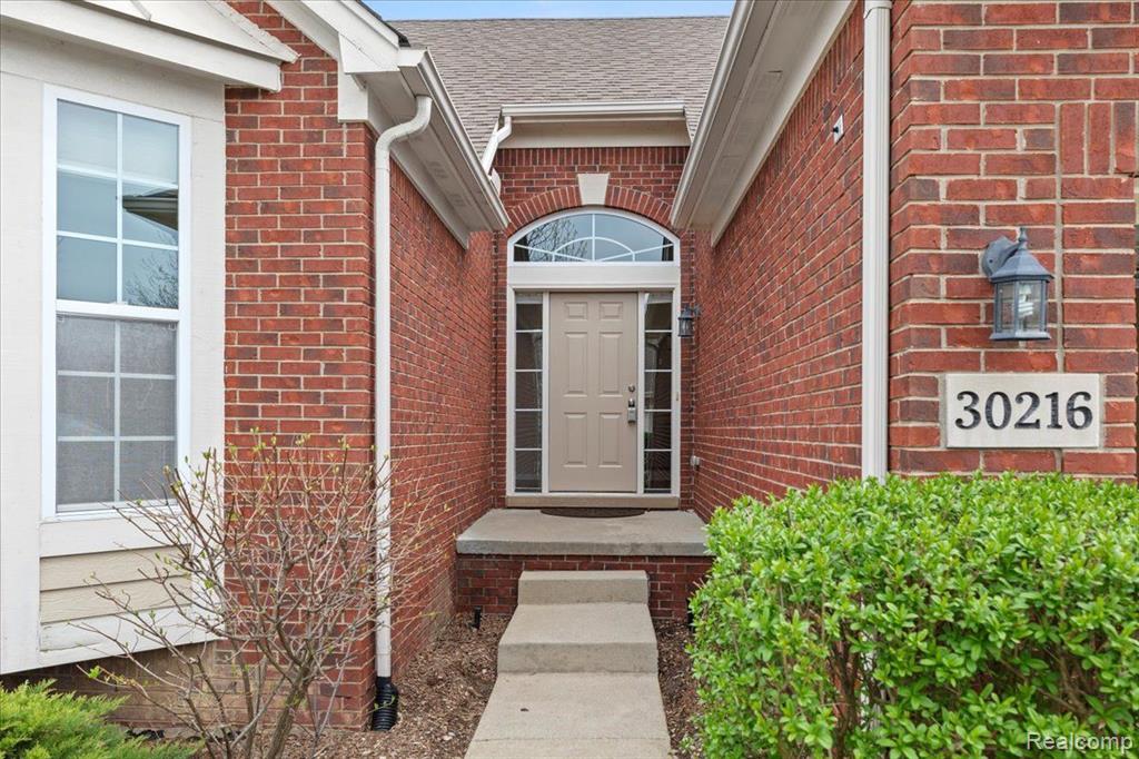 30216 VIEWCREST Drive, Novi, MI 48377 — Photo 6