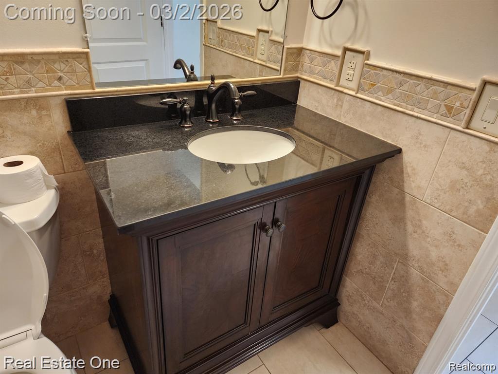 492 BUTTERCUP Drive, Rochester Hills, MI 48307 — Photo 7