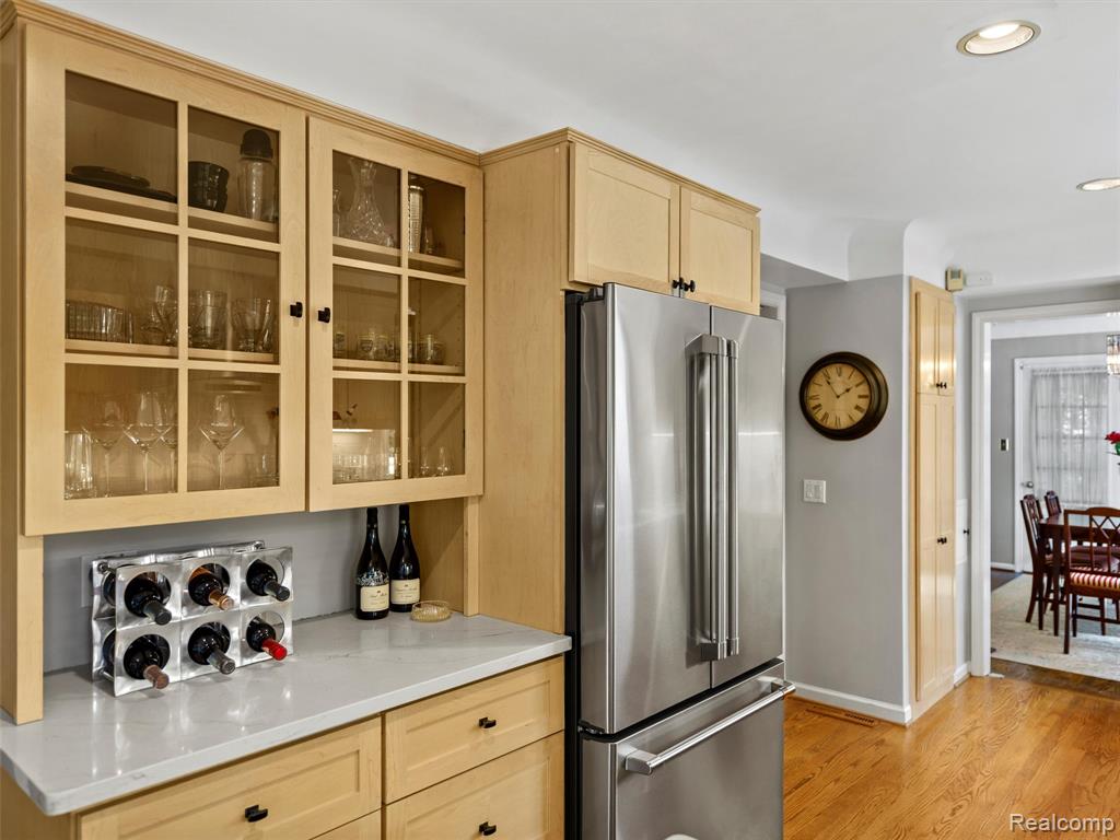 683 Lincoln Road, Grosse Pointe, MI 48230 — Photo 16