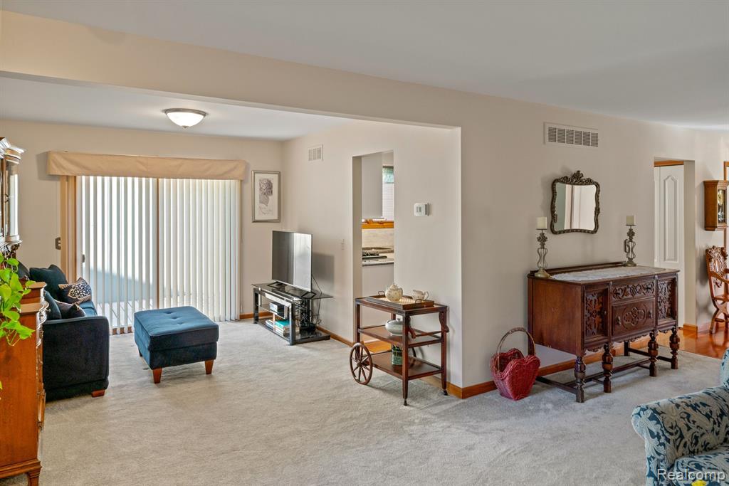 29573 Sylvan Lane, 17, Farmington Hills, MI 48334 — Photo 7