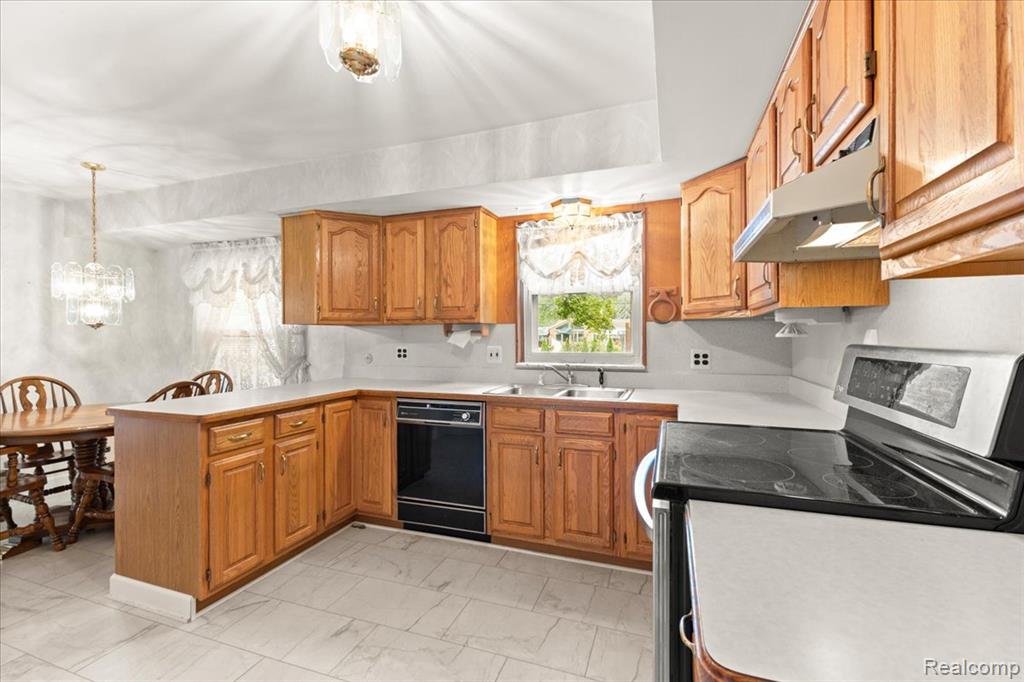 5710 Hobnail Circle, West Bloomfield, MI — Photo 18