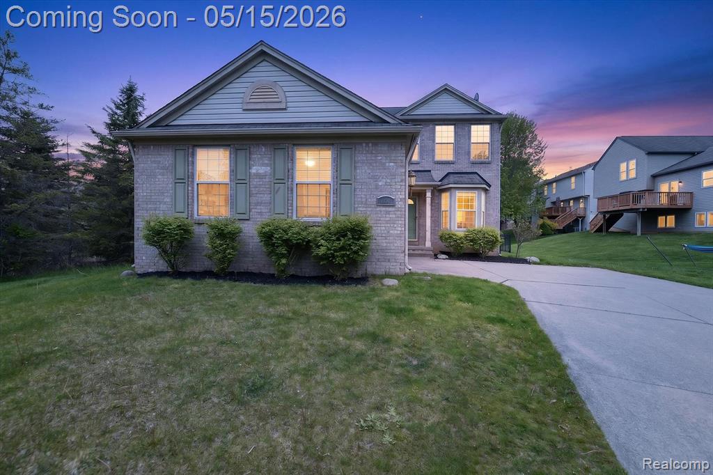809 Canyon Creek Drive, Holly, MI 48442 — front exterior
