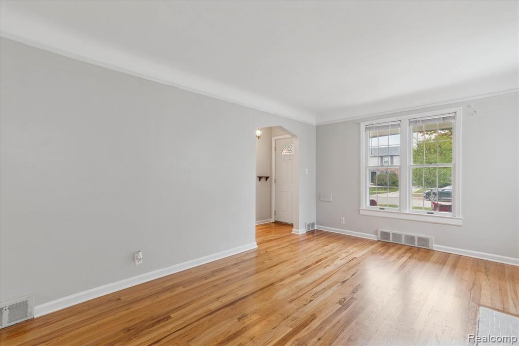 540 N York Street, Dearborn, MI 48128 — Photo 8