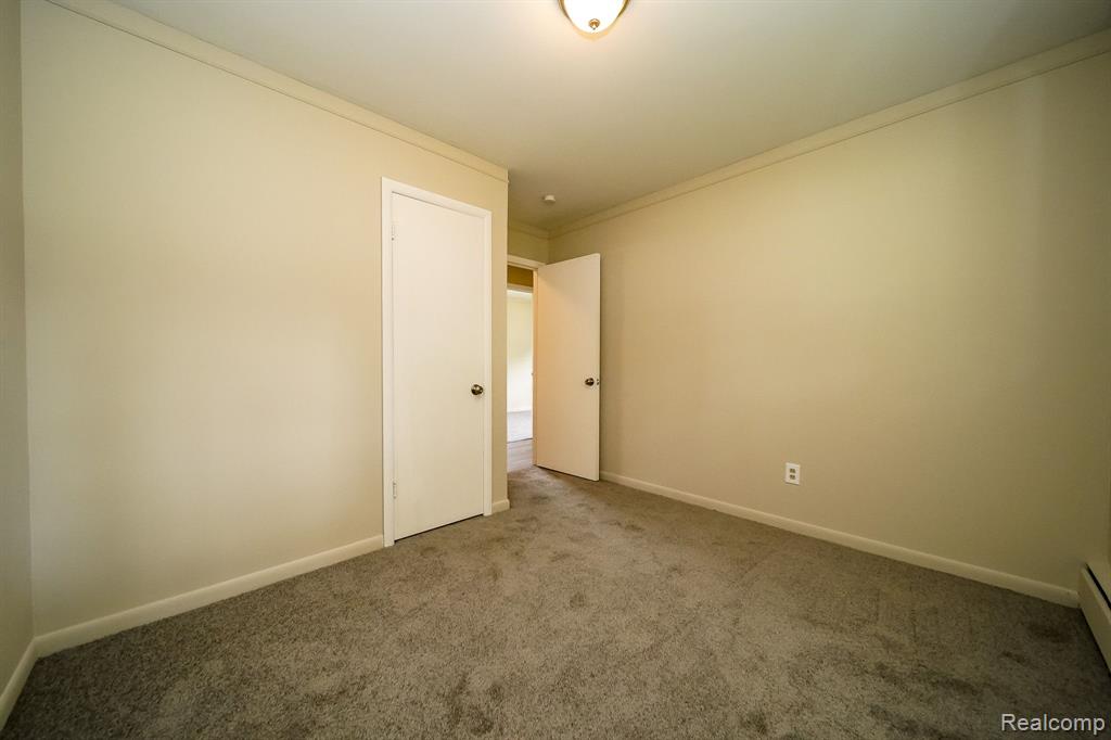 46269 HULING Street, Shelby Twp, MI 48317 — Photo 23