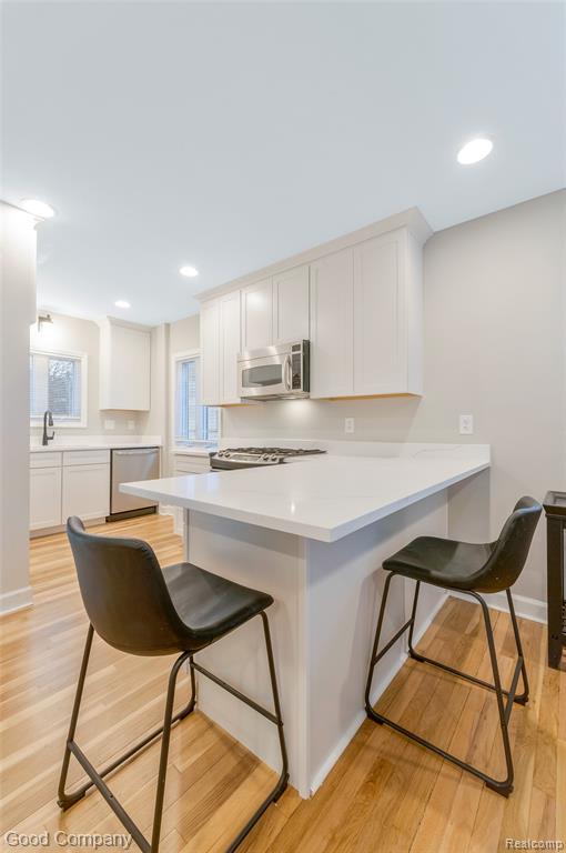 824 Florence Avenue, Royal Oak, MI 48067 — Photo 14