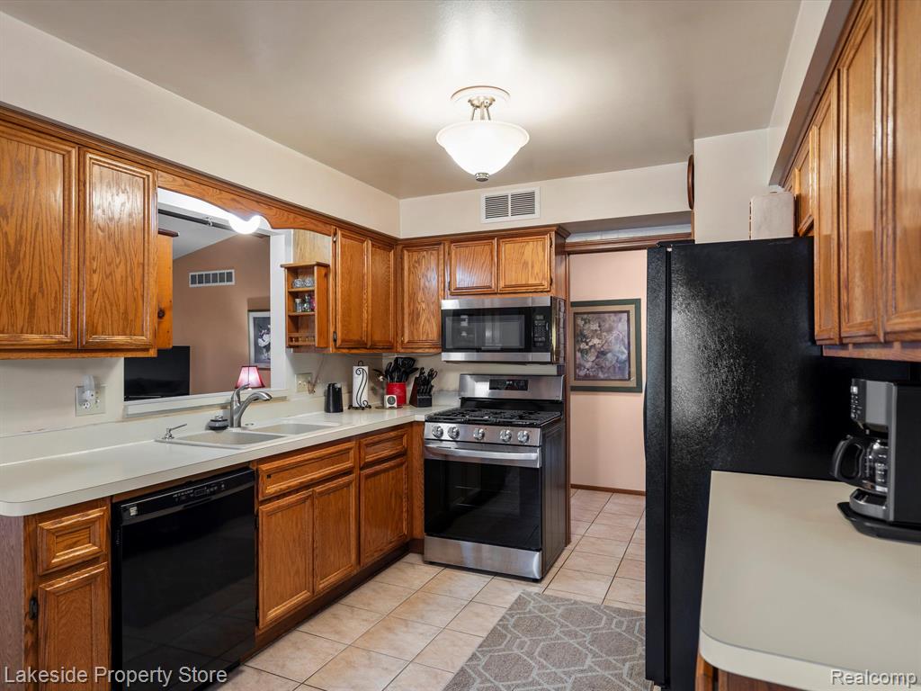 46710 GADWALL Drive, Macomb, MI 48044 — Photo 19