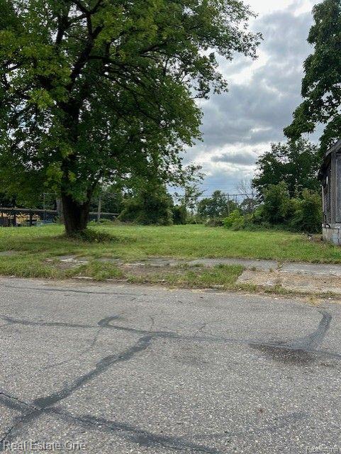 9253 HOLMUR Street, Detroit, MI 48204