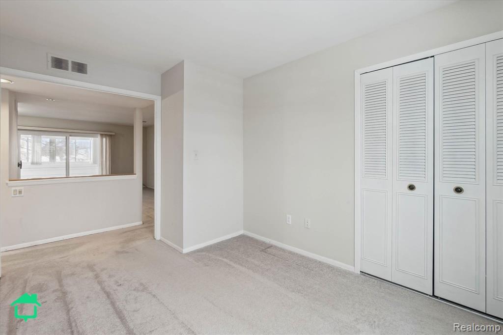 256 LAKE VILLAGE Drive, Walled Lake, MI 48390 — Photo 10