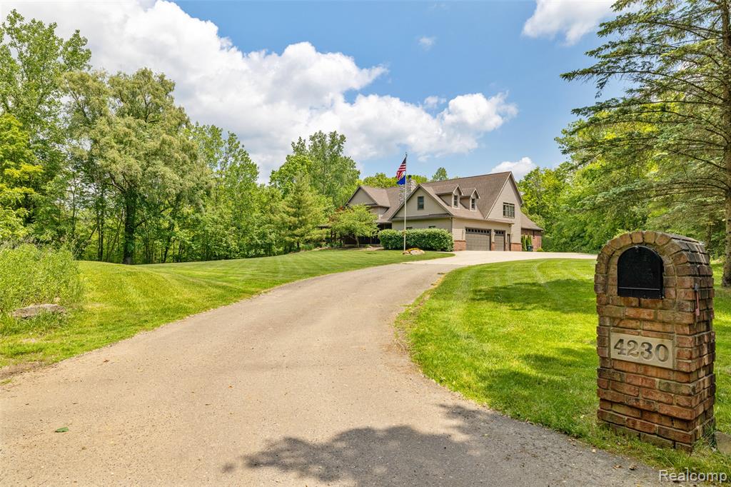4230 Mill Lake Road, Lake Orion, MI — Photo 2