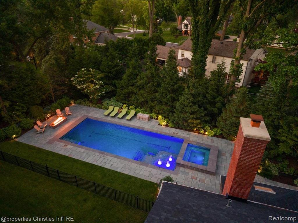 950 E Glengarry Circle, Bloomfield Hills, MI 48301 — Photo 75