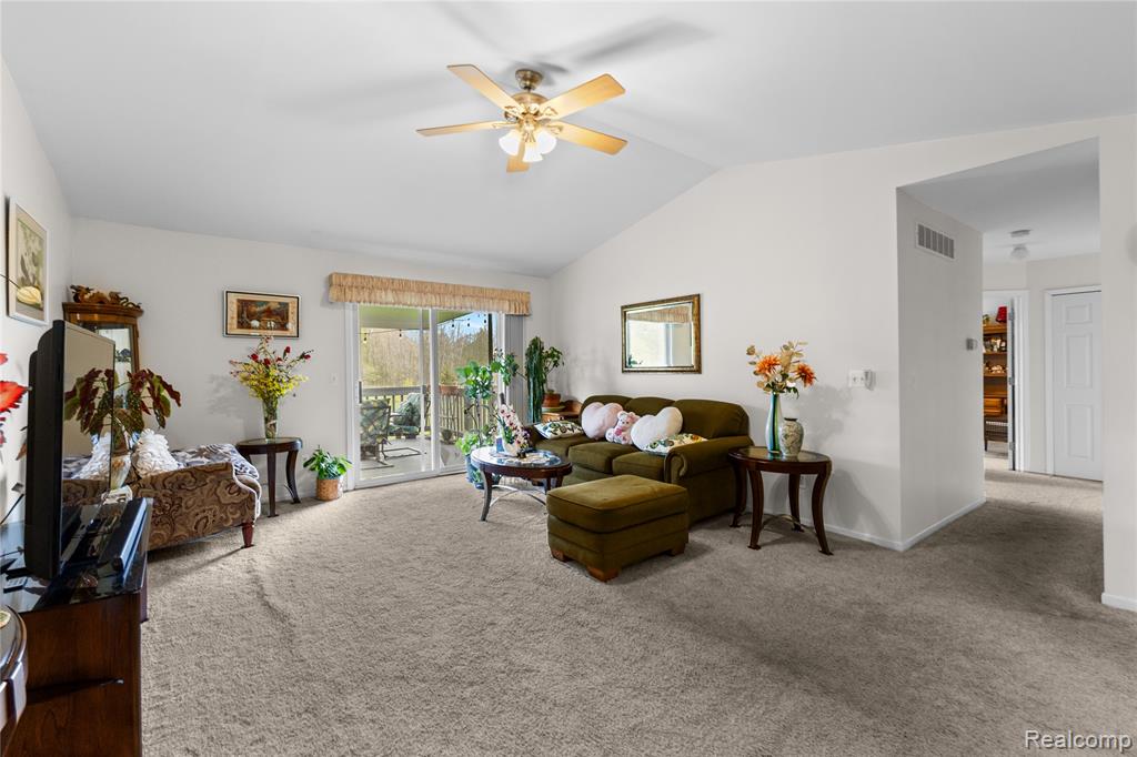 11000 Hayes Street, Grand Blanc, MI 48439 — Photo 12