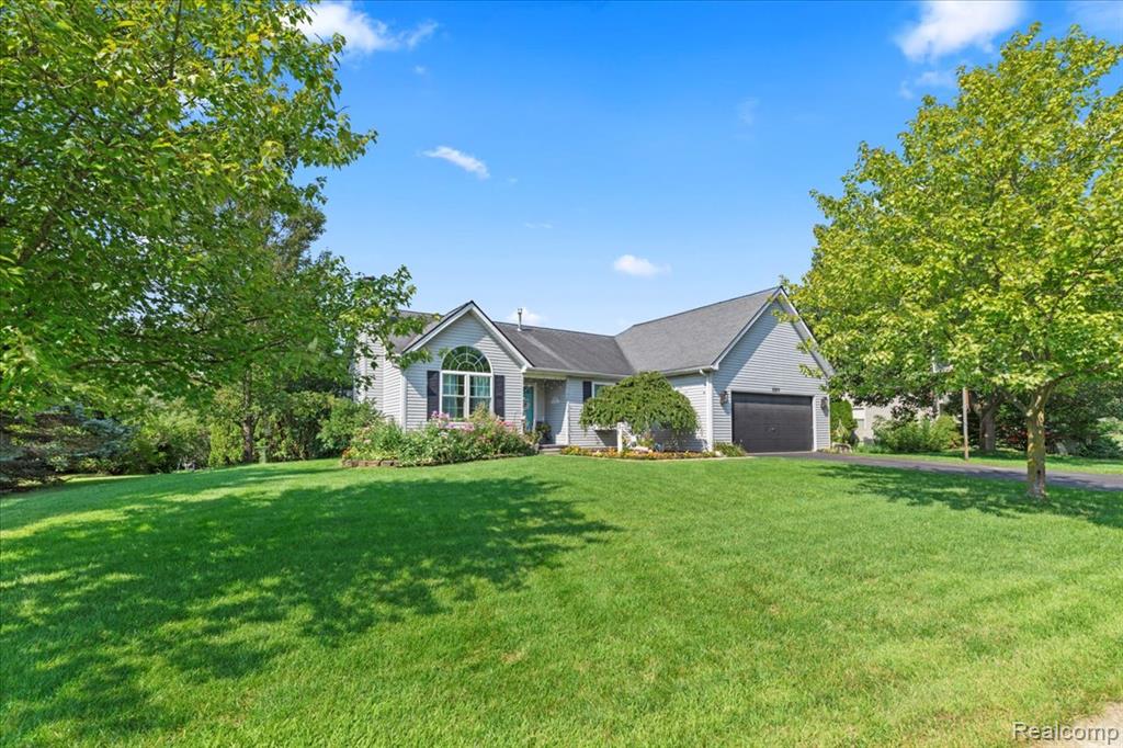 9327 Huron Park Drive, Brighton, MI 48116 — Photo 2