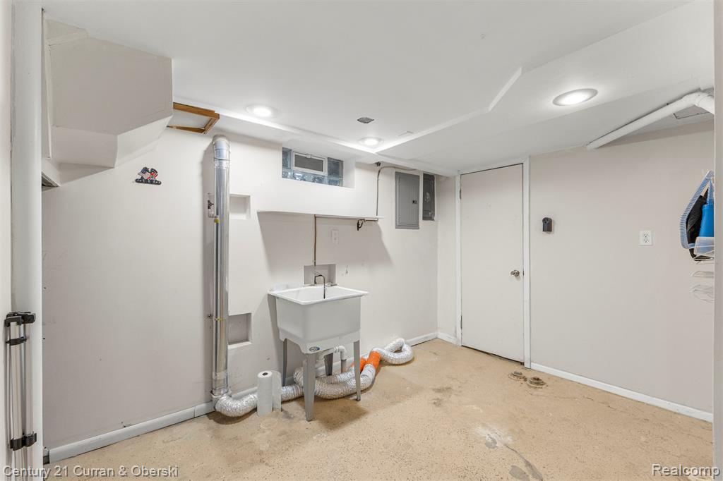 1827 Cleophus Pkwy, Lincoln Park, MI 48146 — Photo 23