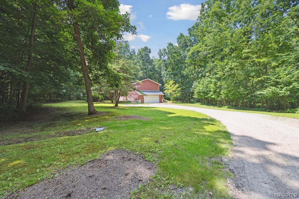5849 Whispering Oaks Drive, Howell, MI 48855 — Photo 3