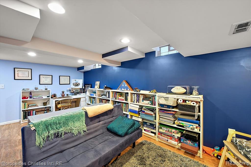 26010 Marlowe Place, Oak Park, MI 48237 — Photo 48