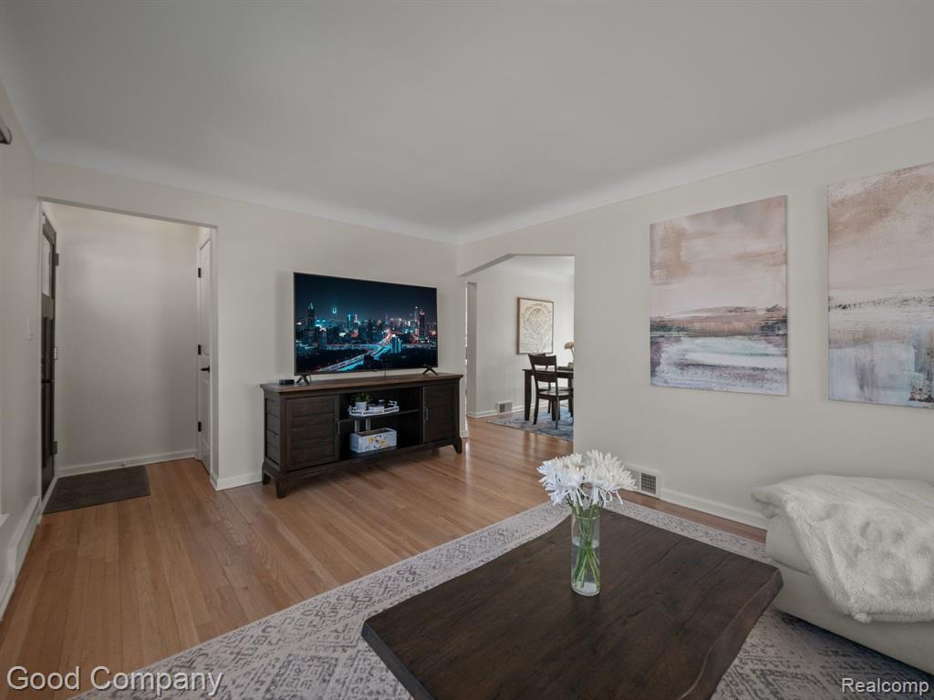 472 BENNAVILLE Avenue, Birmingham, MI 48009 — Photo 6