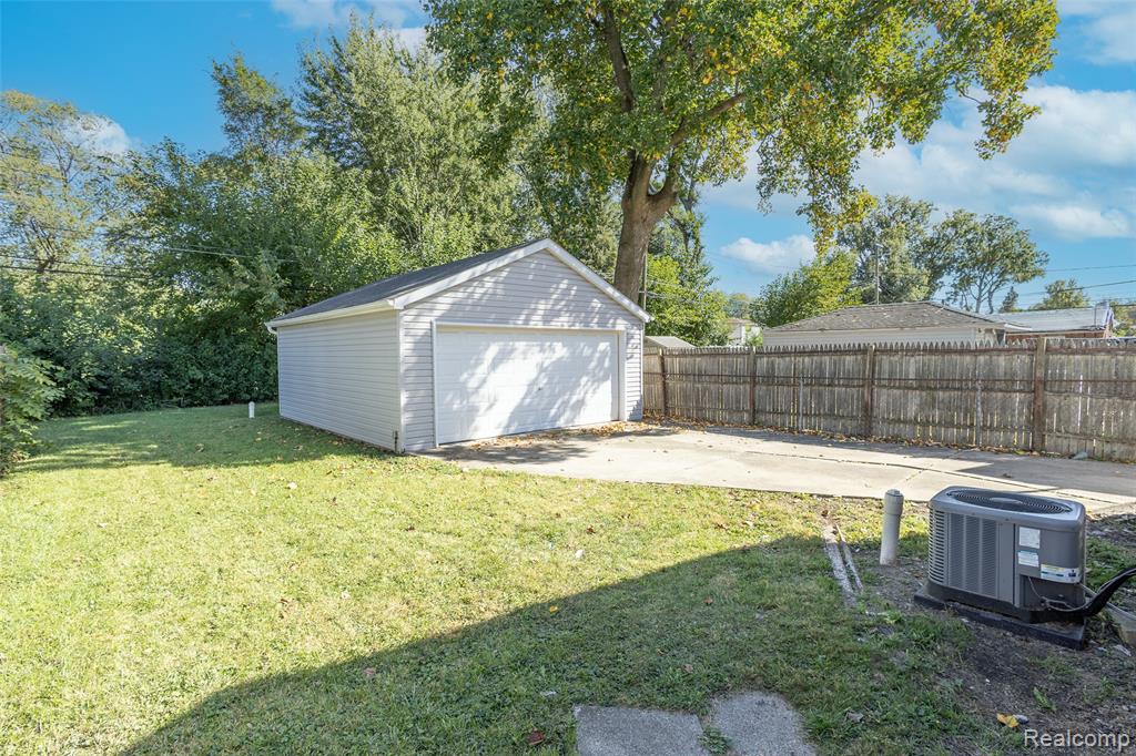 4679 Mayfair Street, Dearborn Heights, MI 48125 — Photo 19