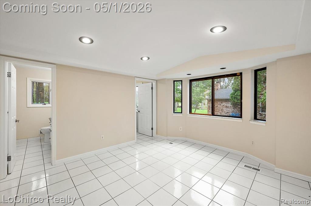 6019 Glen Eagles Drive, West Bloomfield, MI 48323 — Photo 14