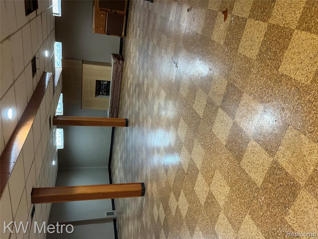8251 Darlene Street, Warren, MI 48093 — Photo 21