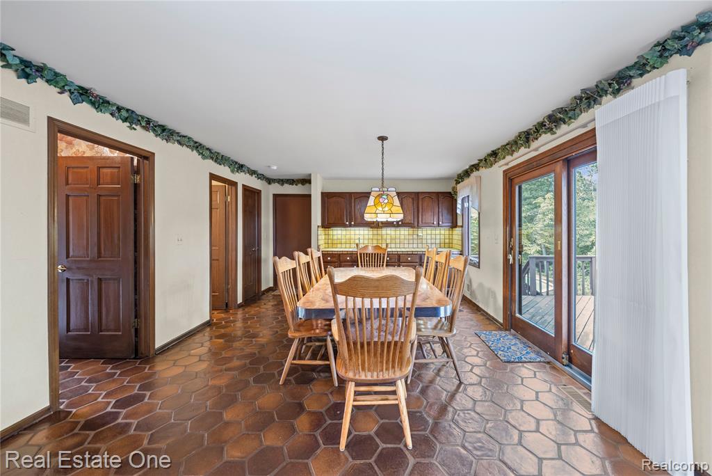 4279 Pine Lane, West Bloomfield, MI 48323 — Photo 11
