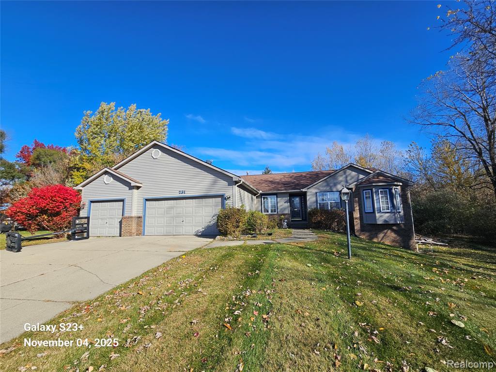 231 Kathy Circle, Linden, MI 48451 — front exterior