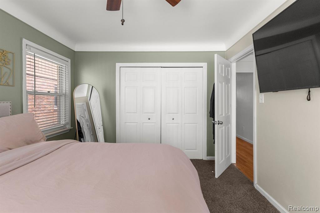 823 NEW YORK Avenue, Lincoln Park, MI 48146 — Photo 9