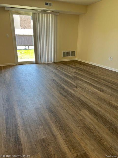 30535 W 14 MILE Road, 7, Farmington Hills, MI 48334 — Photo 5