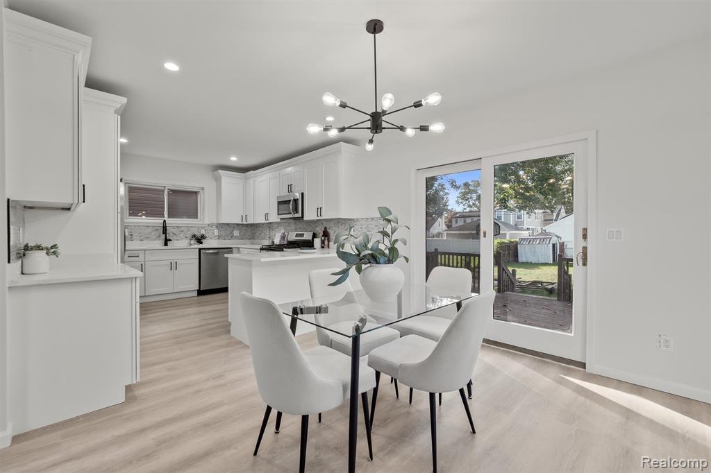 716 Hawthorn Avenue, Royal Oak, MI 48067 — Photo 8