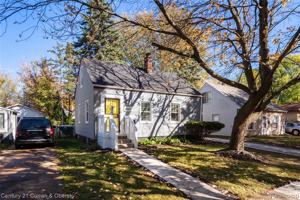 18933 Kenosha Street, Harper Woods, MI 48225 — Photo 2