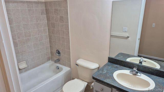 5203 Chesapeake Circle, Walled Lake, MI 48390 — Photo 24