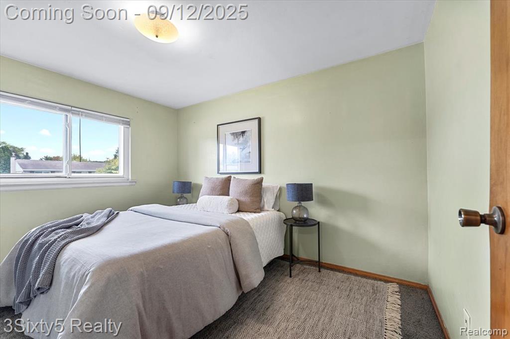 17541 Bodsford Drive, Woodhaven, MI 48183 — Photo 16