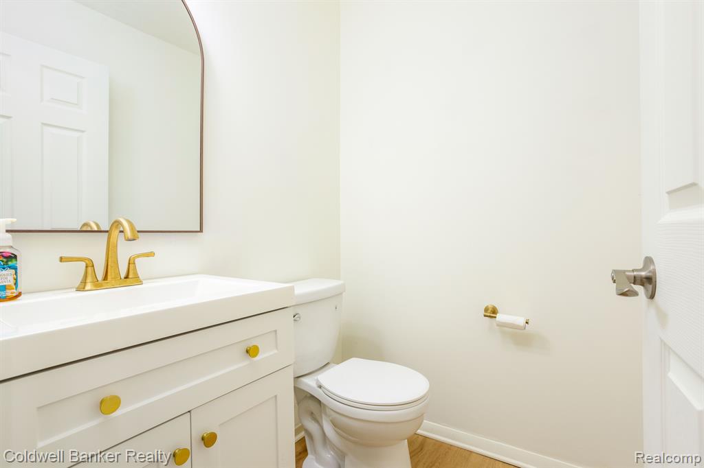 46038 SPINNING WHEEL Drive, Canton, MI 48187 — Photo 13
