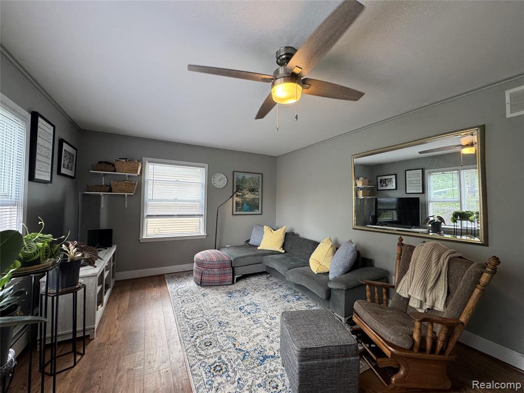 958 Virginia Avenue, Marysville, MI 48040 — Photo 5