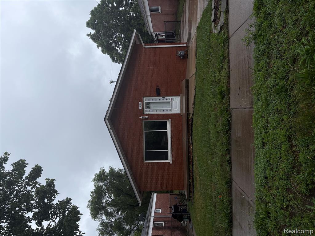 25699 Pennie Street, Dearborn Heights, MI 48125