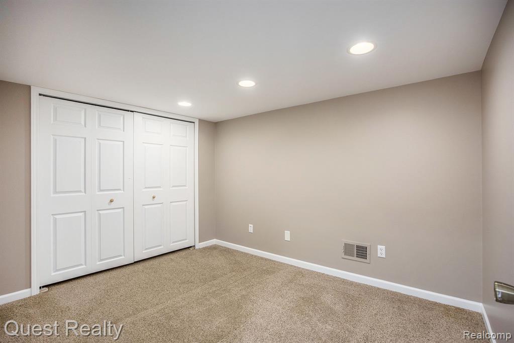 4655 CHRISTOPHER PINES Drive, Clarkston, MI — Photo 18