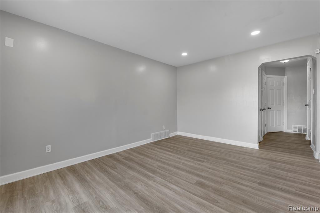 8614 Robson Street, Detroit, MI 48228 — Photo 6