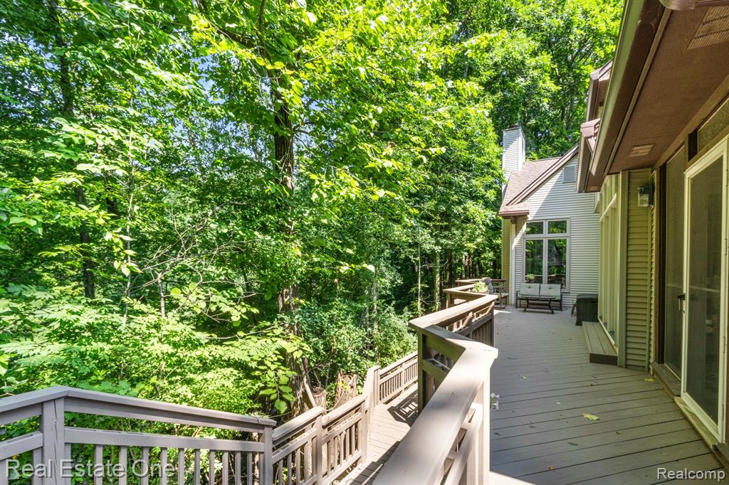 44211 CHEDWORTH Drive, Northville, MI 48167 — Photo 61