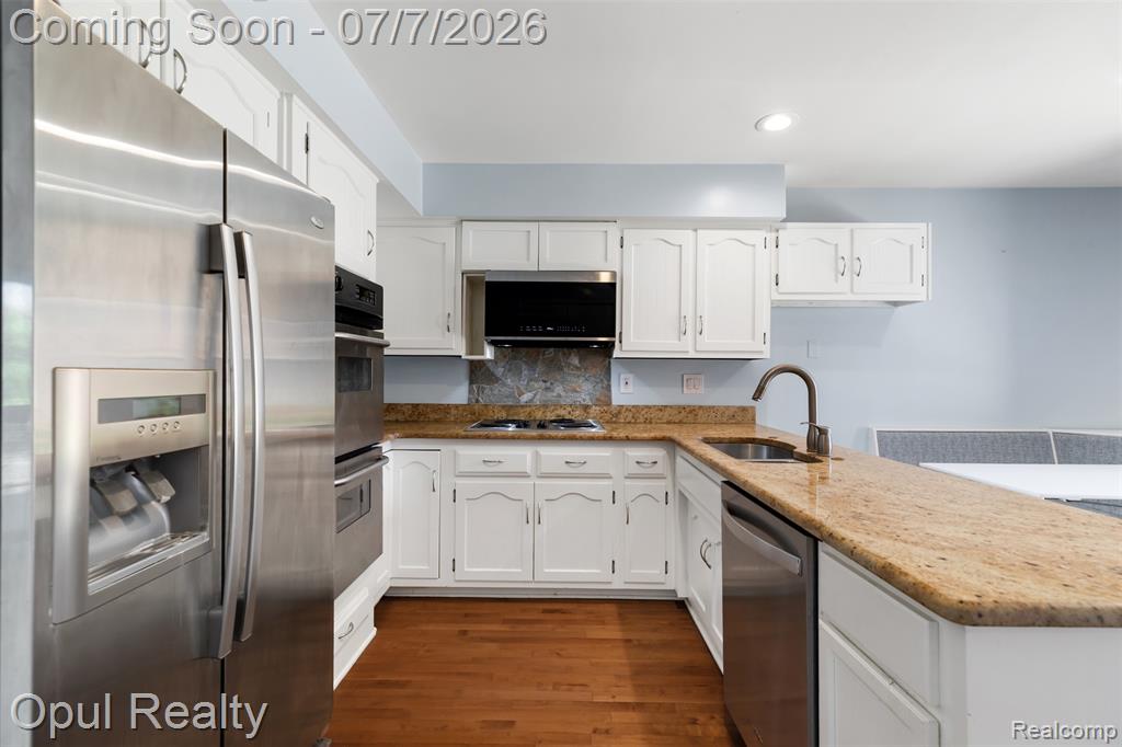 3961 Chablis Street, West Bloomfield, MI 48323 — Photo 14