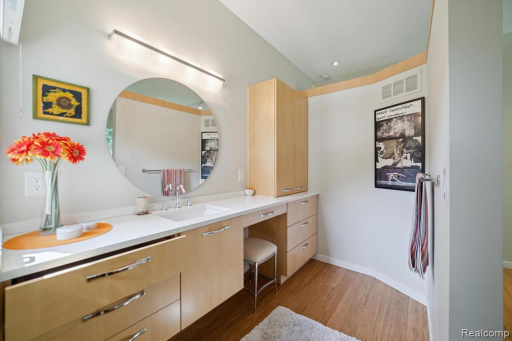 2172 Anns Way, Ann Arbor, MI 48105 — Photo 32