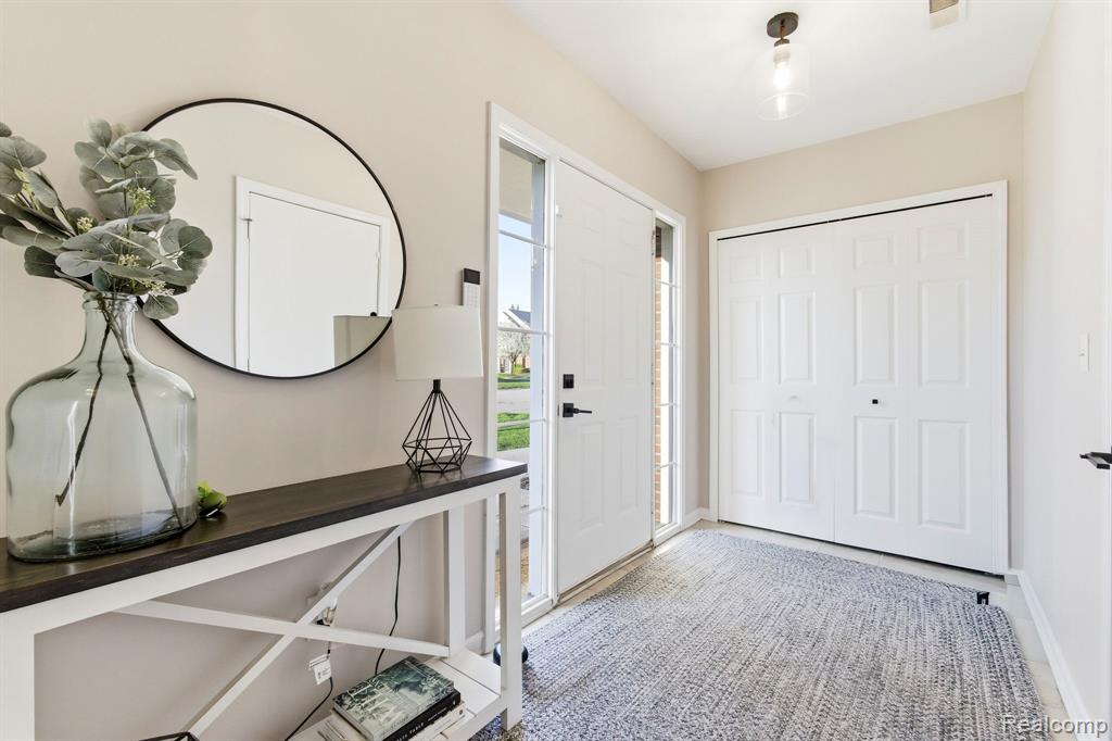 16556 Radison Drive, Macomb, MI 48044 — Photo 5