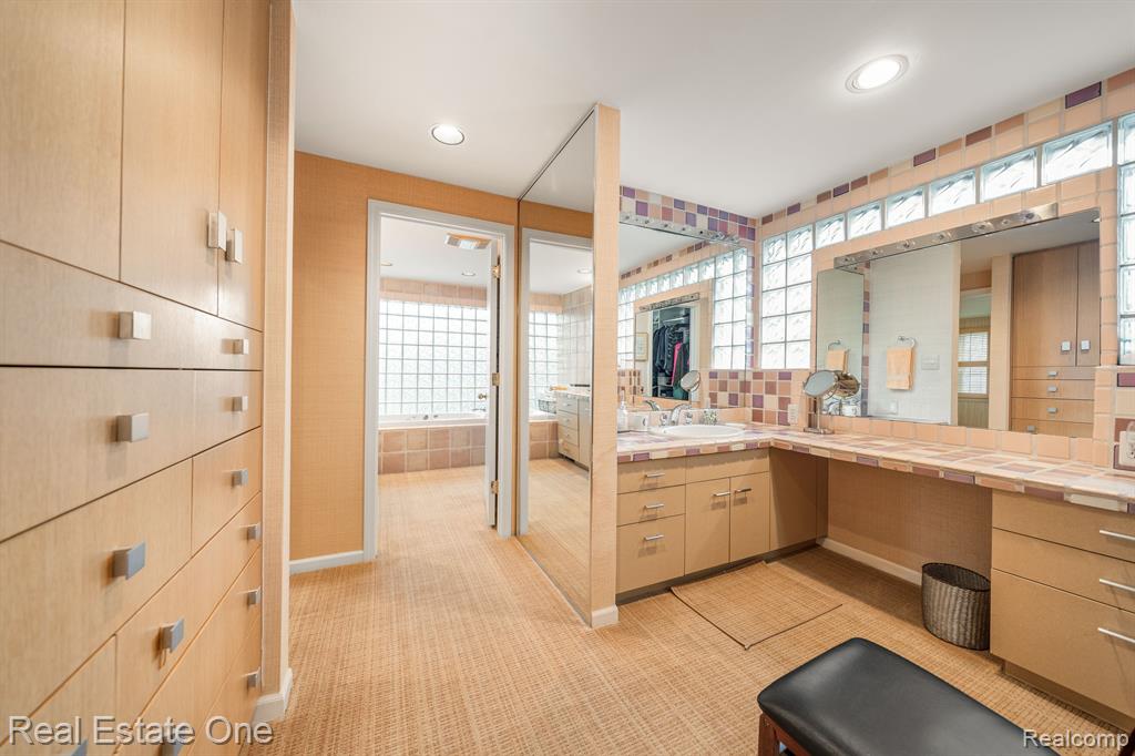 8519 HENDRIE Boulevard, Huntington Woods, MI — Photo 41