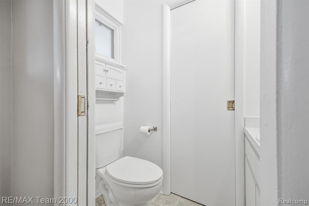 8512 Norborne Avenue, Dearborn Heights, MI 48127 — Photo 20