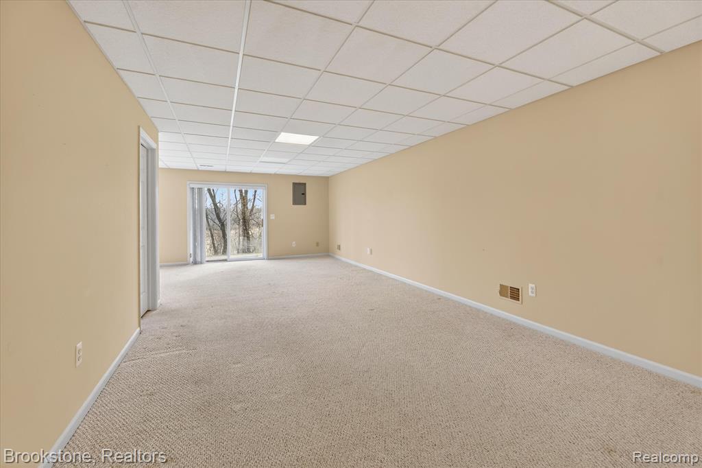 986 Spirea, 44, Howell, MI 48843 — Photo 36