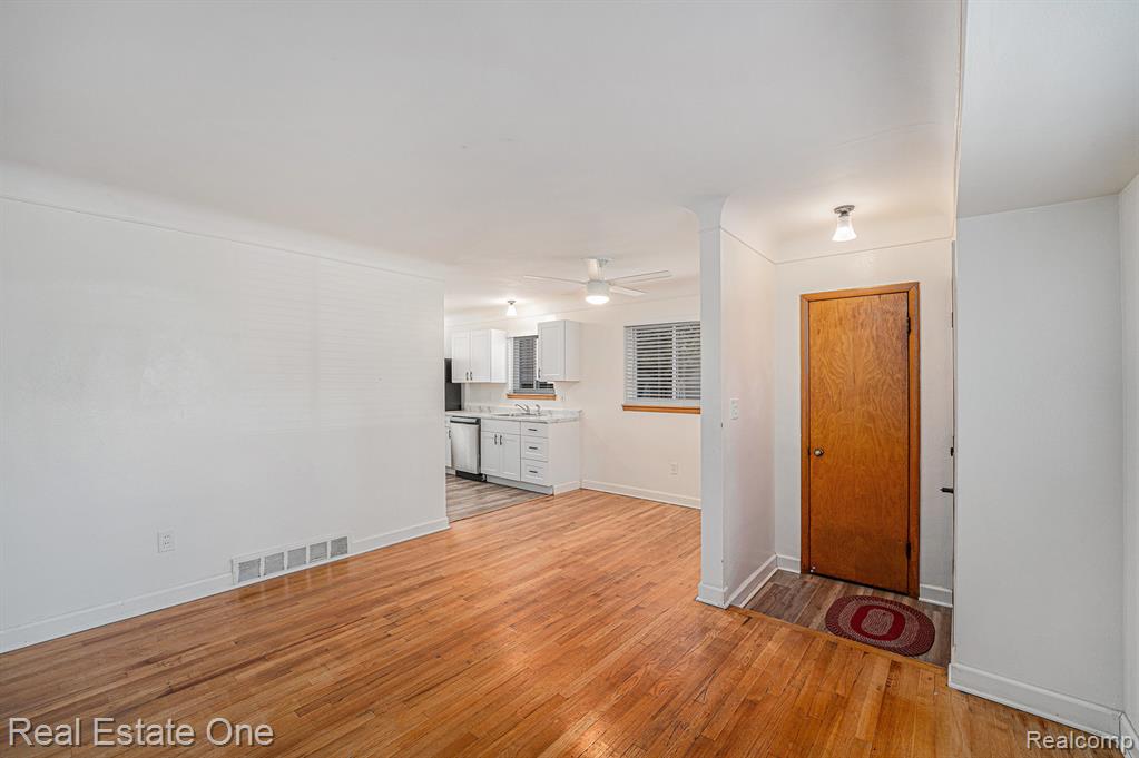 31941 Kathryn Street, Garden City, MI — Photo 5