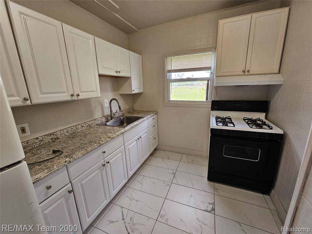 7005 Orchard Avenue, Dearborn, MI 48126 — Photo 8