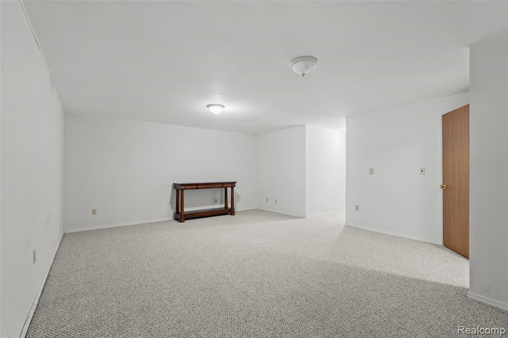 62072 Yorktown - Unit 4, South Lyon, MI 48178 — Photo 18