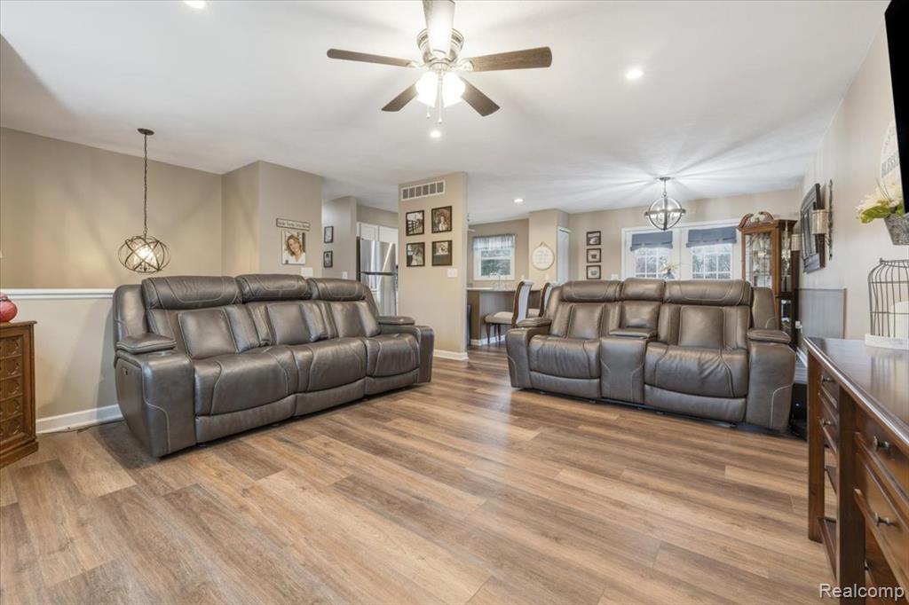 5647 Owosso Road, Fowlerville, MI 48836 — Photo 3