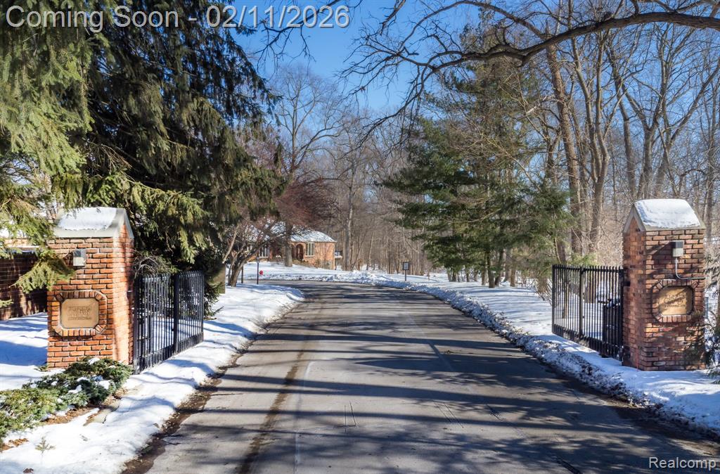 4024 Hidden Woods Drive, Bloomfield Hills, MI 48301 — Photo 32